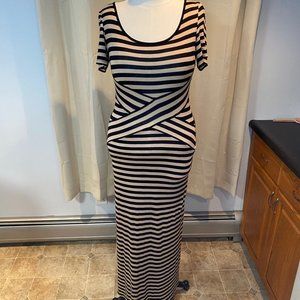 BEIGE BY ECI NEUTRAL STRIPED FLATTERING MAXI DRESS